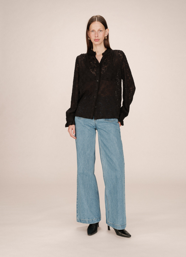 Blusa SWING de encaje noir