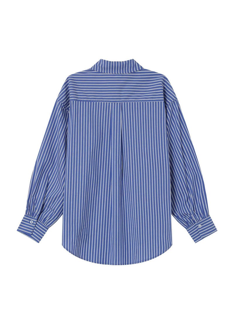 Camisa oversize SORBET BLUE de Grace & Mila | Rayas, cuello camisero y movimiento