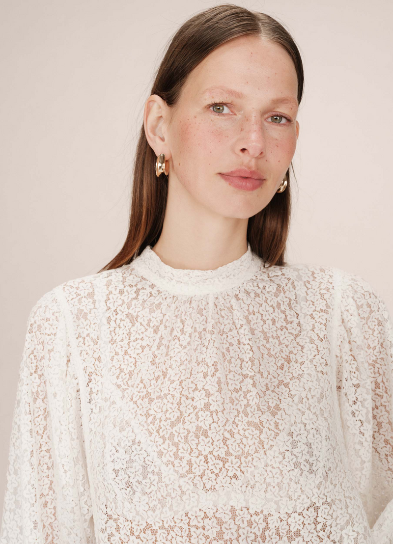 Blusa SICILIA bordada de encaje Grace & Mila IVOIRE | Moda sostenible europea