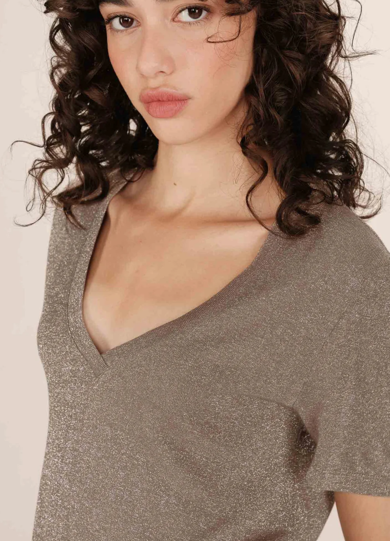 CAMISETA de cuello en V de lúrex color greige Stardust