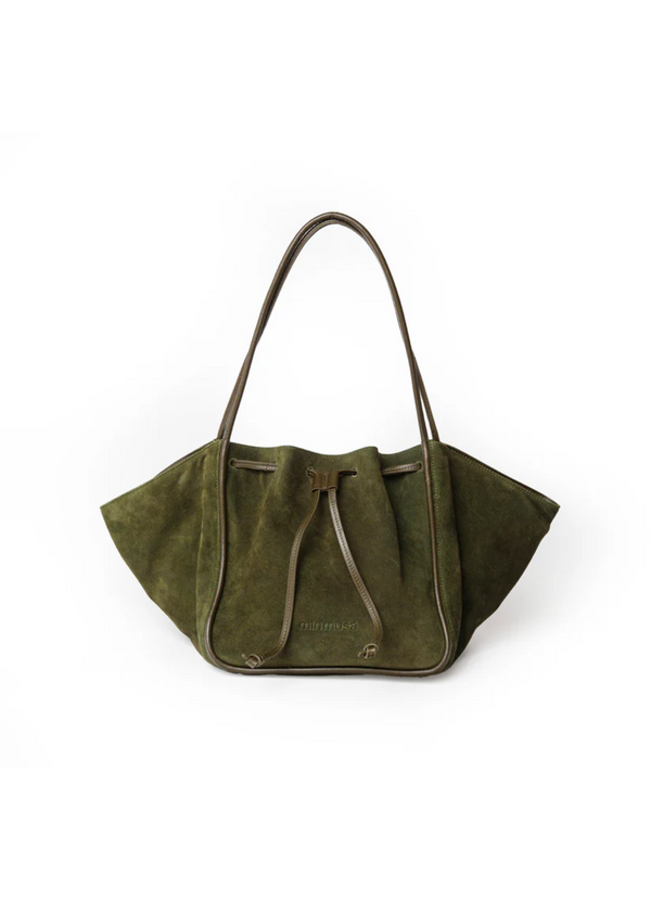 AMI SUEDE