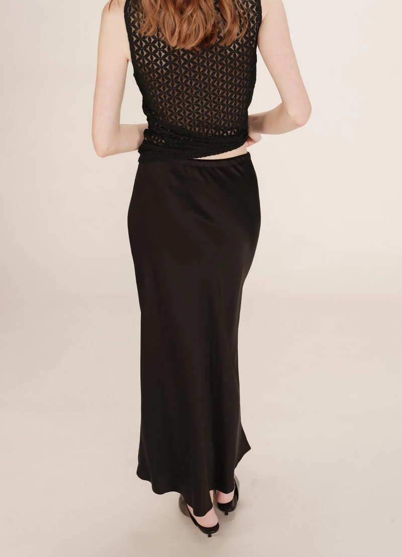 Falda larga de satén negro Talmas