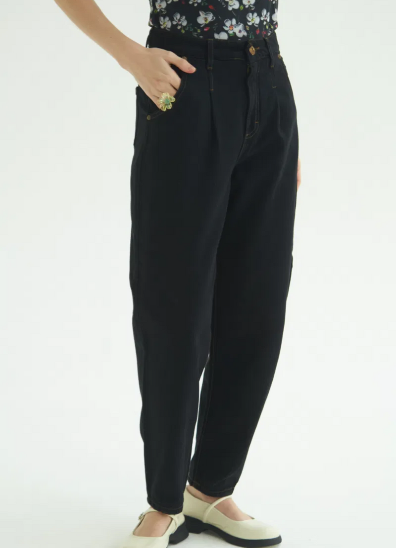 JEAN ADUT BLACK