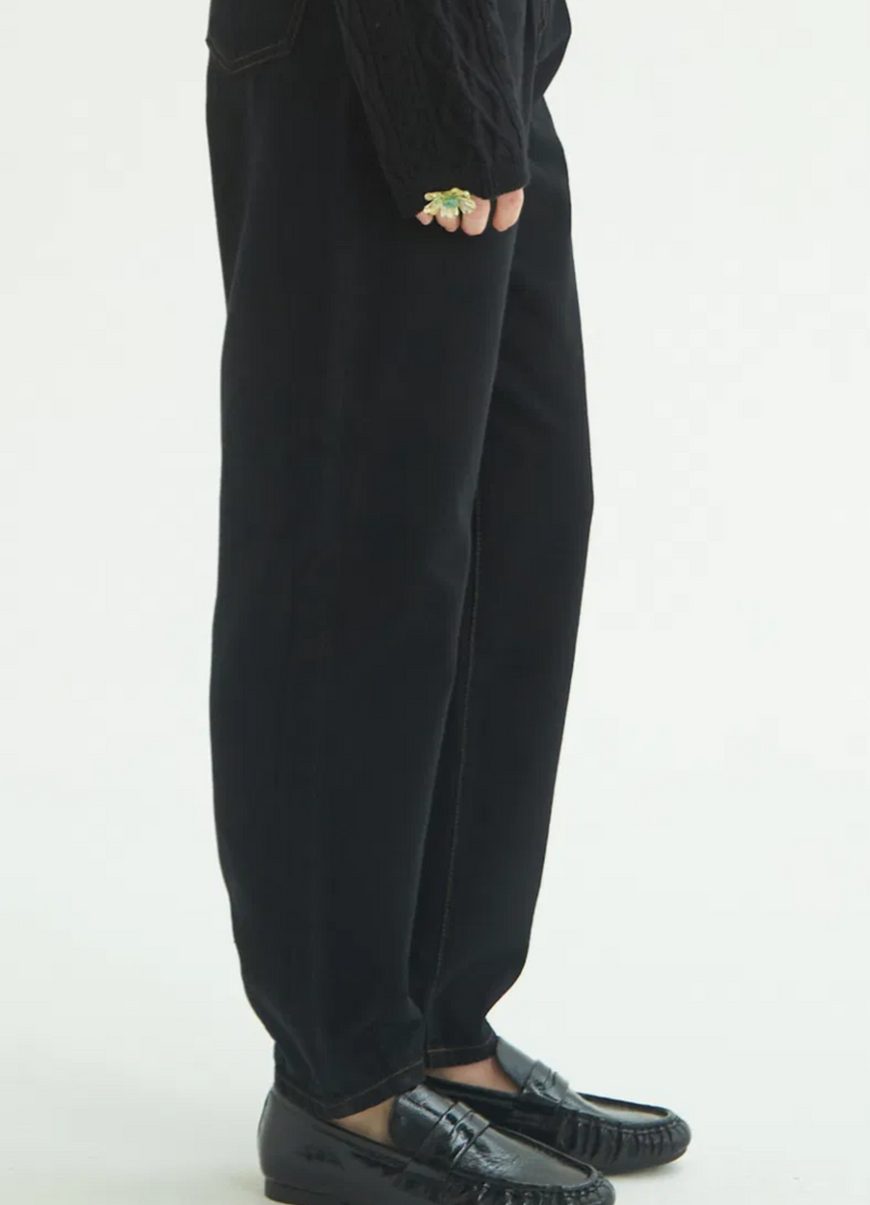 JEAN ADUT BLACK