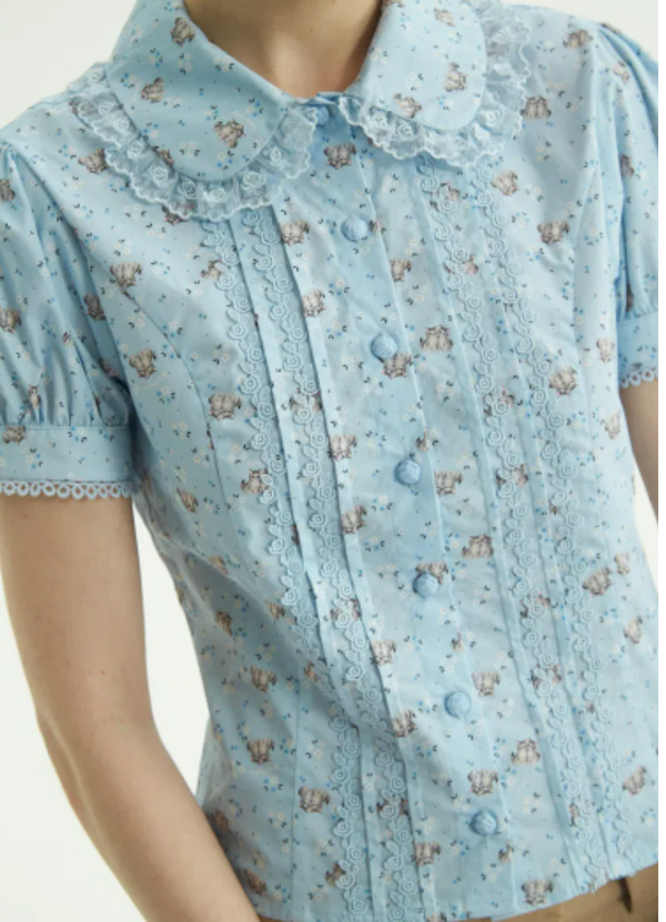 CAMISA BENNET LIBERTI MIAU CELESTE MANGA CORTA CON VOLANTES