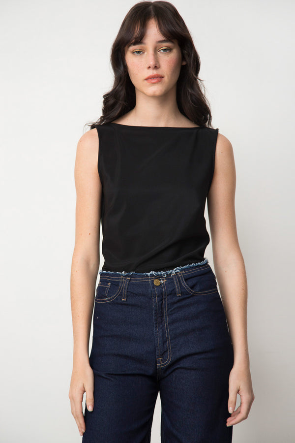 MUSCULOSA KASS NEGRO CUELLO BOTE