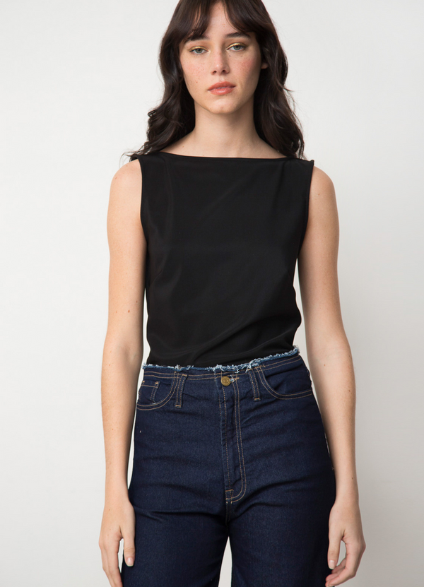 MUSCULOSA KASS NEGRO CUELLO BOTE