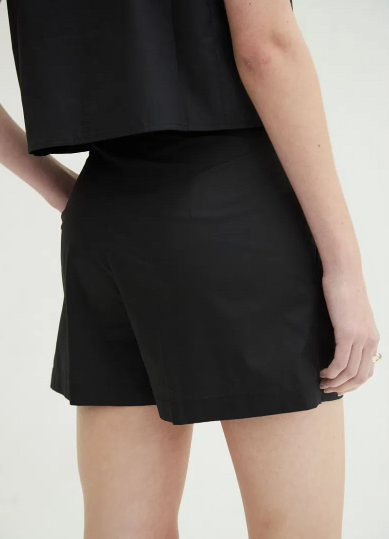 SHORT SADE POP NEGRO