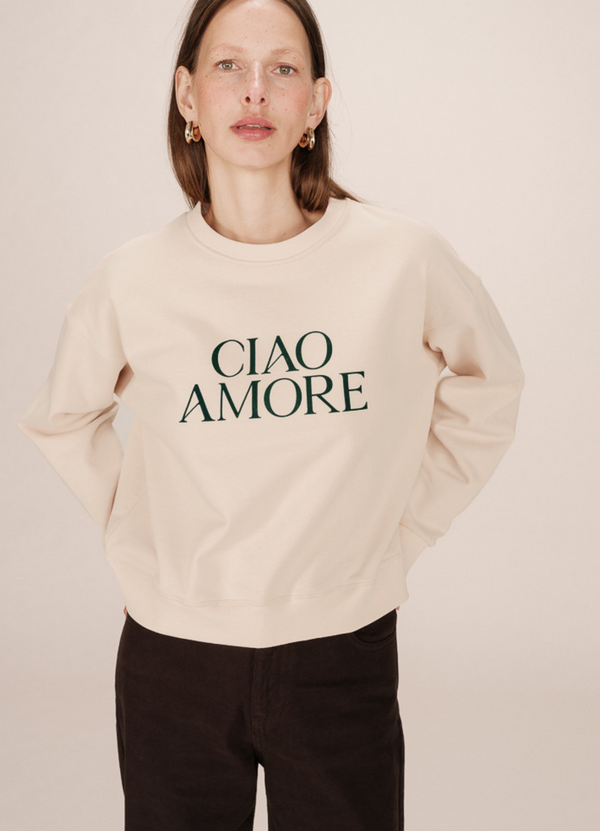 Poleron SIGIL con eslogan en terciopelo “Ciao Amore” COLOR VAINILLA