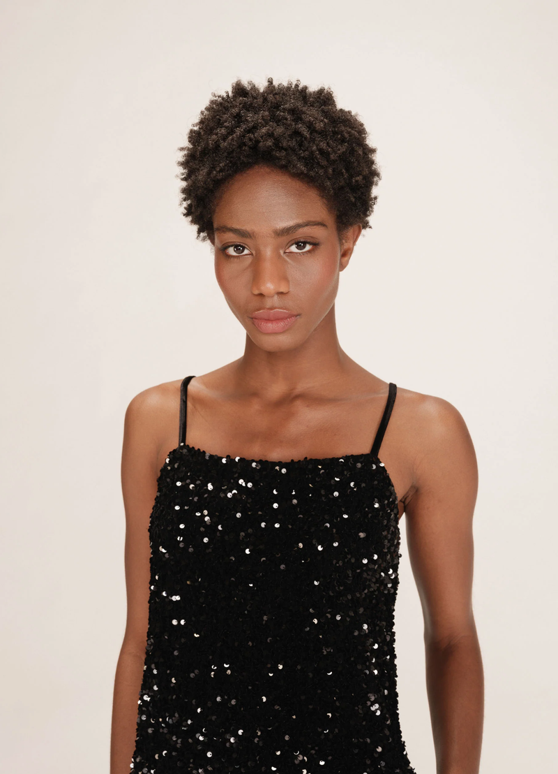 TOP TWENTY CORTO CON LENTEJUELAS NEGRO